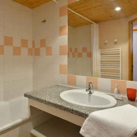 Διαμέρισμα Chaleureux Au Pied Des Pistes Avec Balcon - Fr-1-181-2590